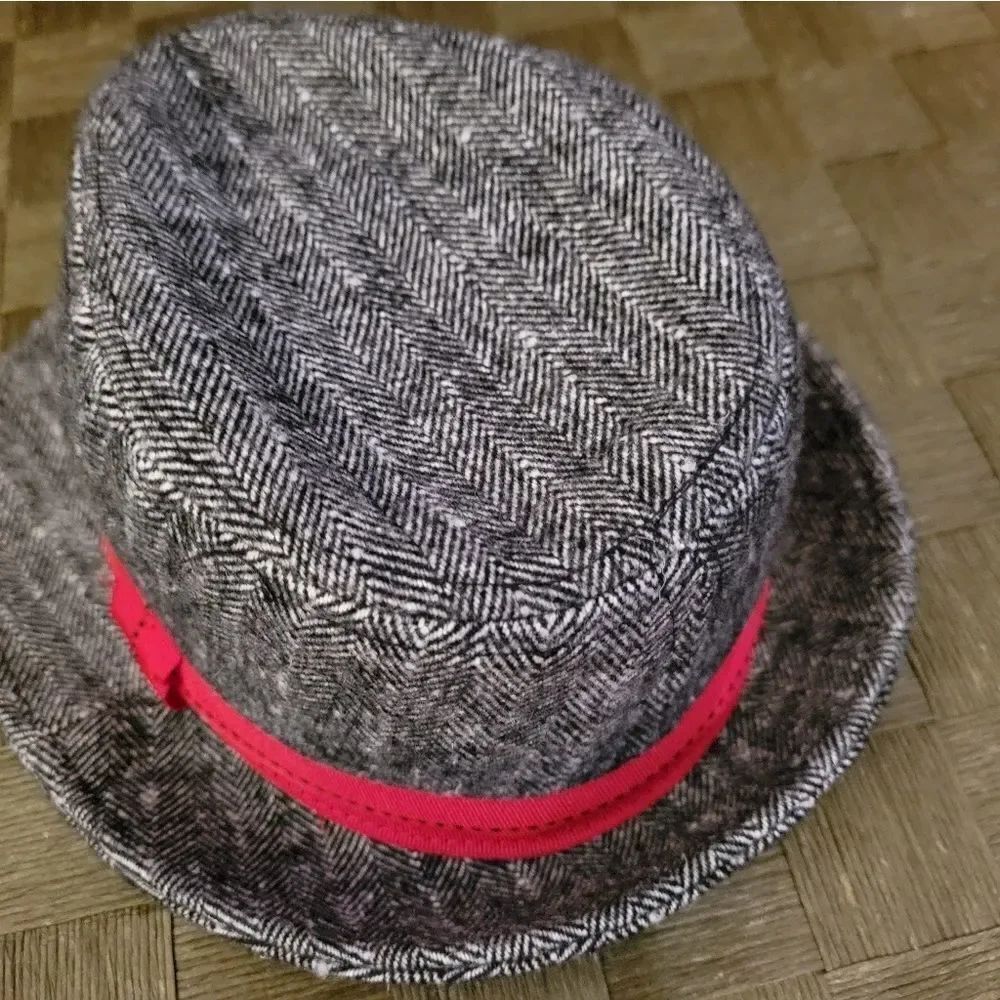BRAND NEW BABY HAT - Picture 6 of 12